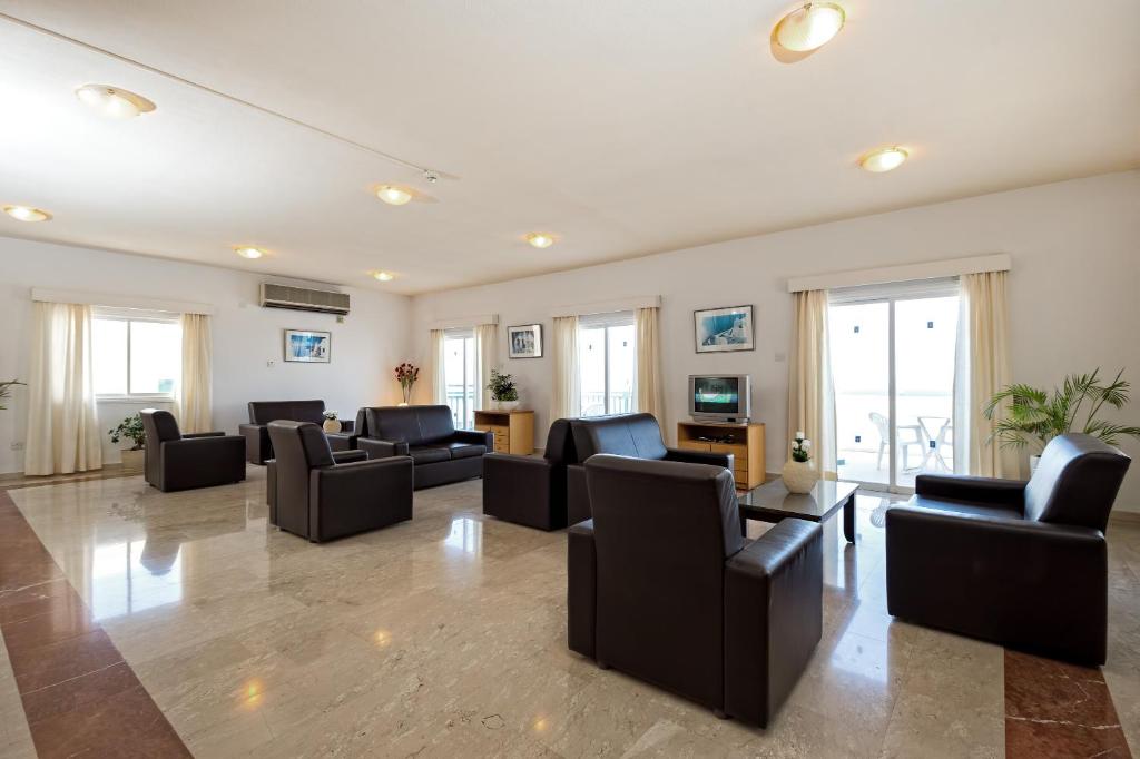 SUNNY HILL HOTEL APTS